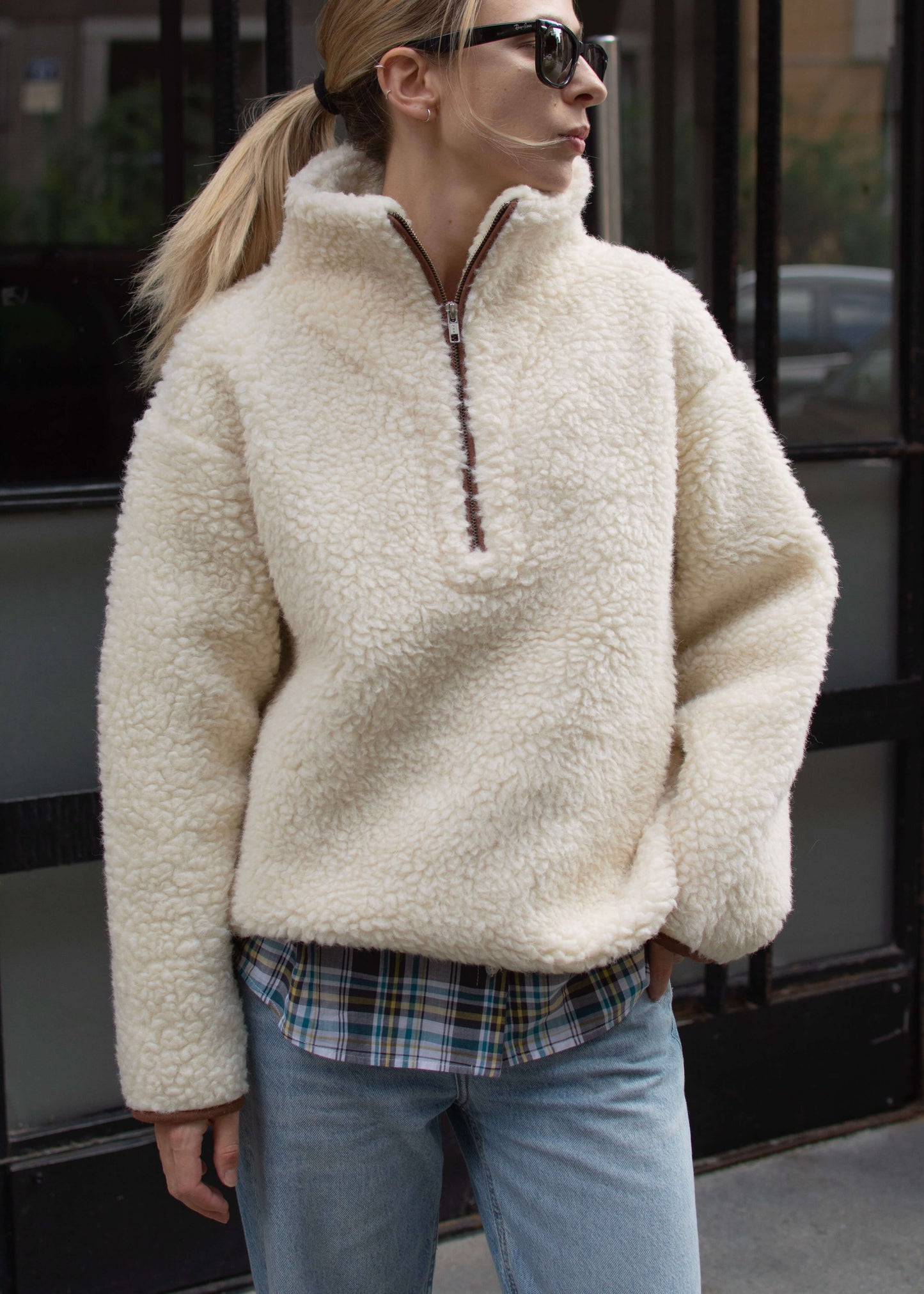 Polar Teddy merino w kolorze ecru Aside.