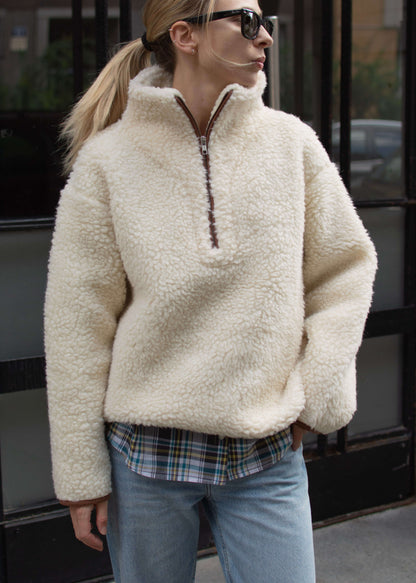 Polar Teddy merino w kolorze ecru Aside.