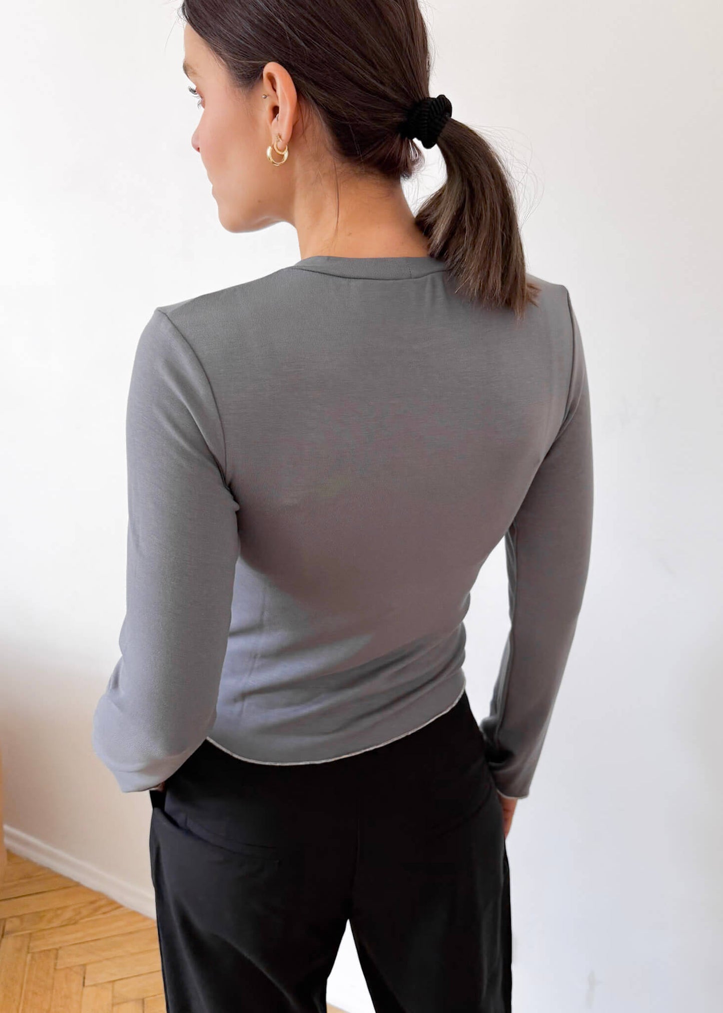 Szara bluzka Val Aside – ujęcie 3
