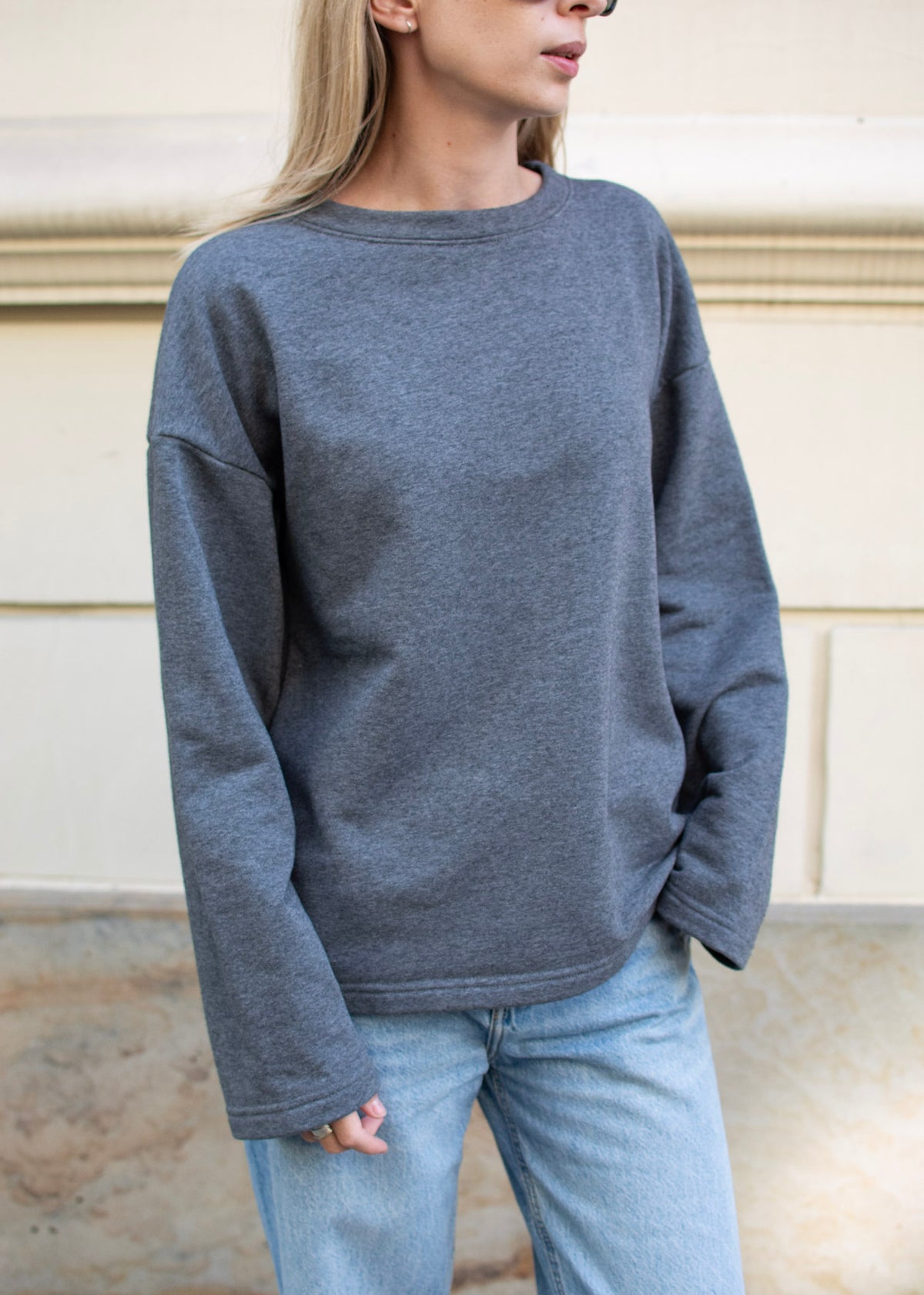SZARY LONGSLEEVE FEASY 